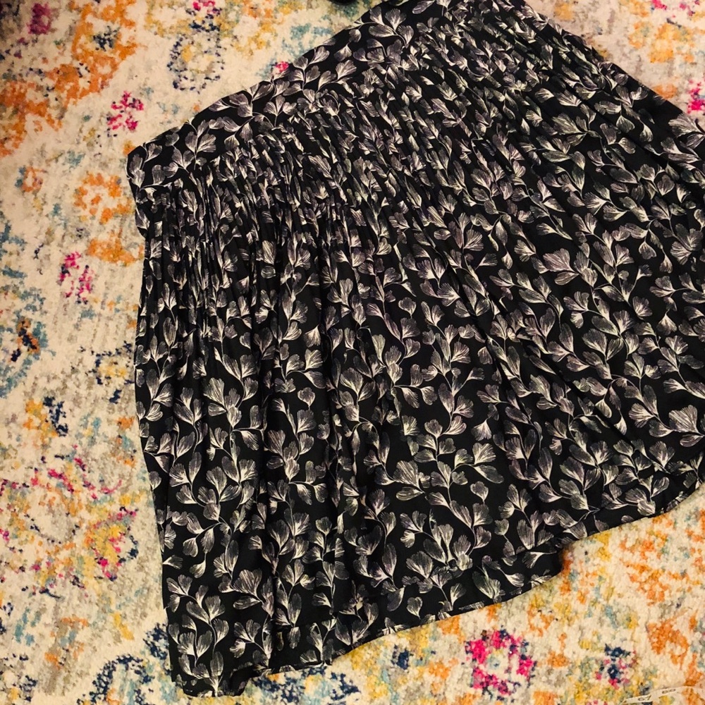 NWOT Circle Skirt w/ Pleat Detail & Pockets! XXL